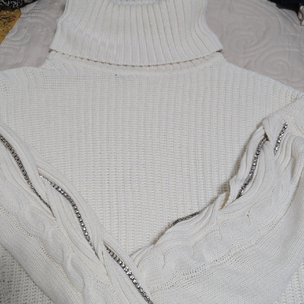 INC International Concepts White Turtleneck Sweater